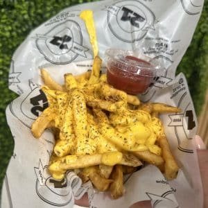 Frites fraîches maison avec Cheddar